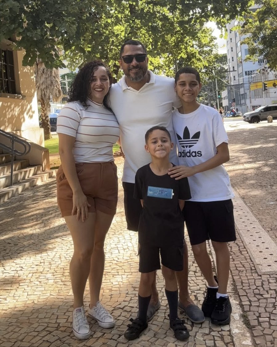Maria Campos com o marido e os dois filhos